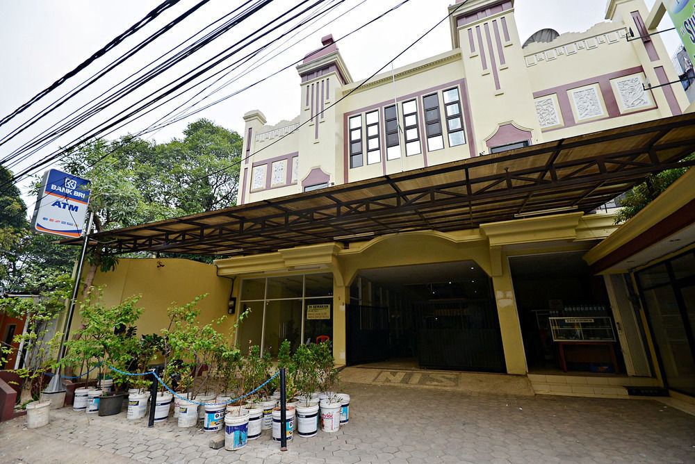 Zen Rooms Kuningan Syariah Jakarta Exteriör bild