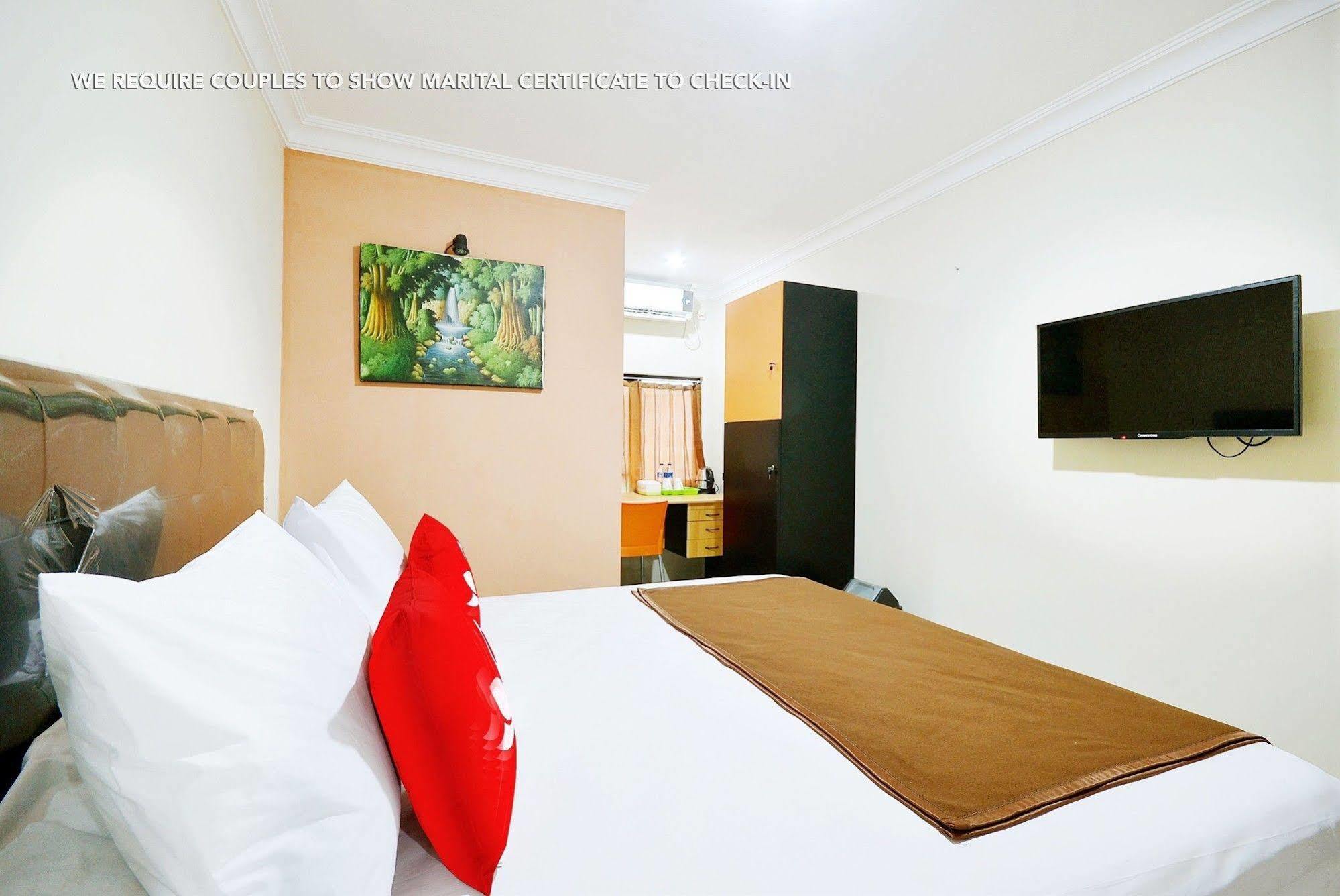 Zen Rooms Kuningan Syariah Jakarta Exteriör bild