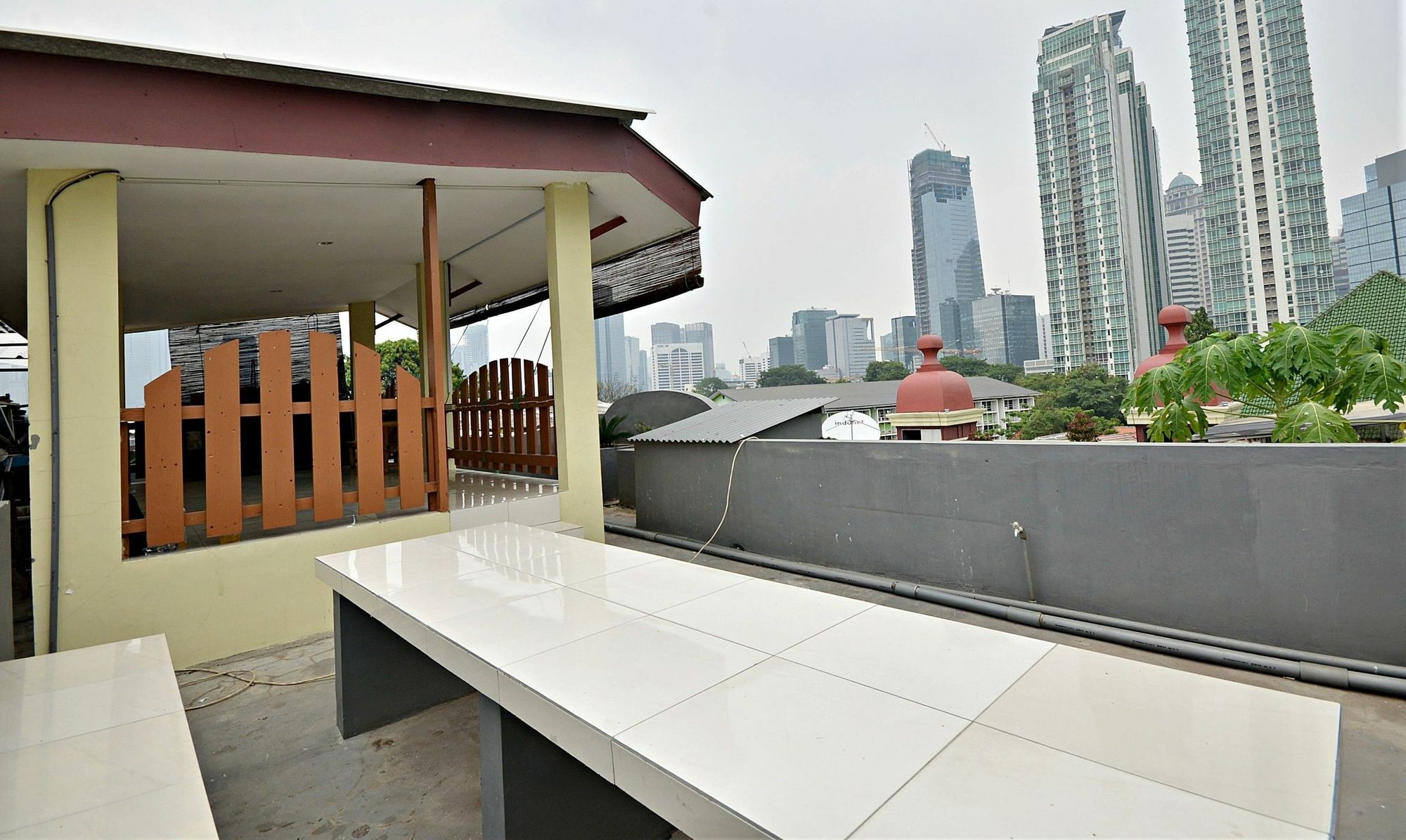 Zen Rooms Kuningan Syariah Jakarta Exteriör bild